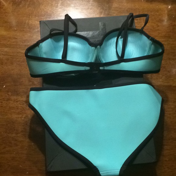 AUTHENTIC TRIANGL Bikini, barely worn. - Picture 2 of 4